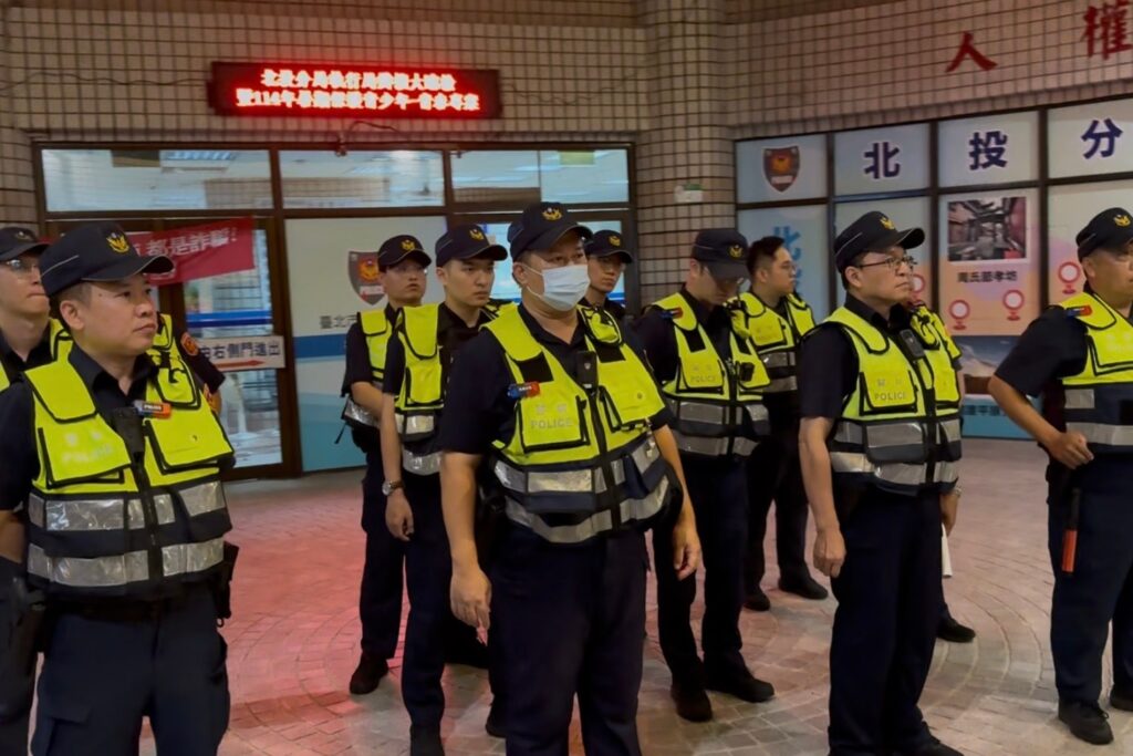 暑期青春專案開跑 北投警擴大臨檢 守護少年安心FUN暑假 5 MEITU 20250701 105402511