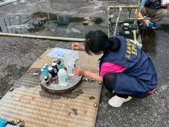 徐榛蔚啟動水質安全監測 抽檢58件均符飲用水標準 228 徐榛蔚啟動水質安全監測 抽檢58件均符飲用水標準 227