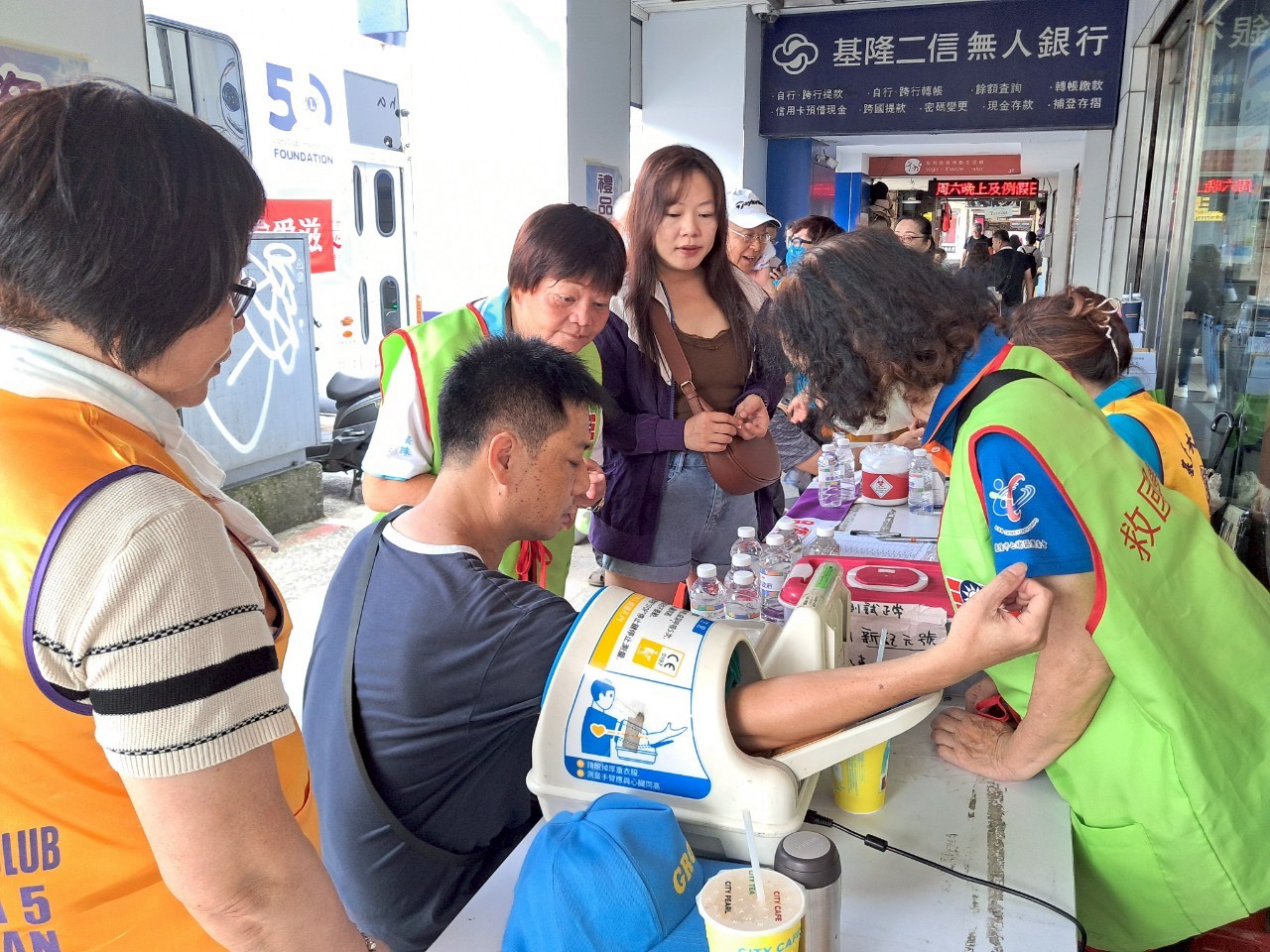 基隆市救國團舉辦捐血活動 228袋熱血寫下愛的紀錄 2 1