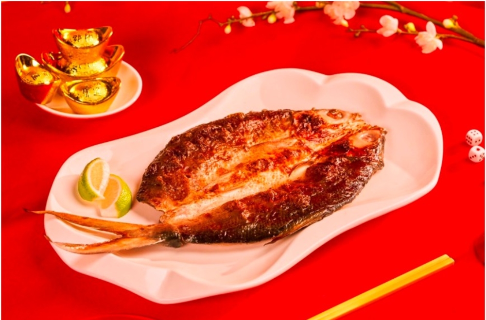 2025「新味食潮」銀質獎 花魁竹鹽禮盒與無刺虱目魚展創新實力 2 ▲海億明星產品「無刺整尾虱目魚-全隻」奪新味食潮獎。(圖/多利多國際食品提供)