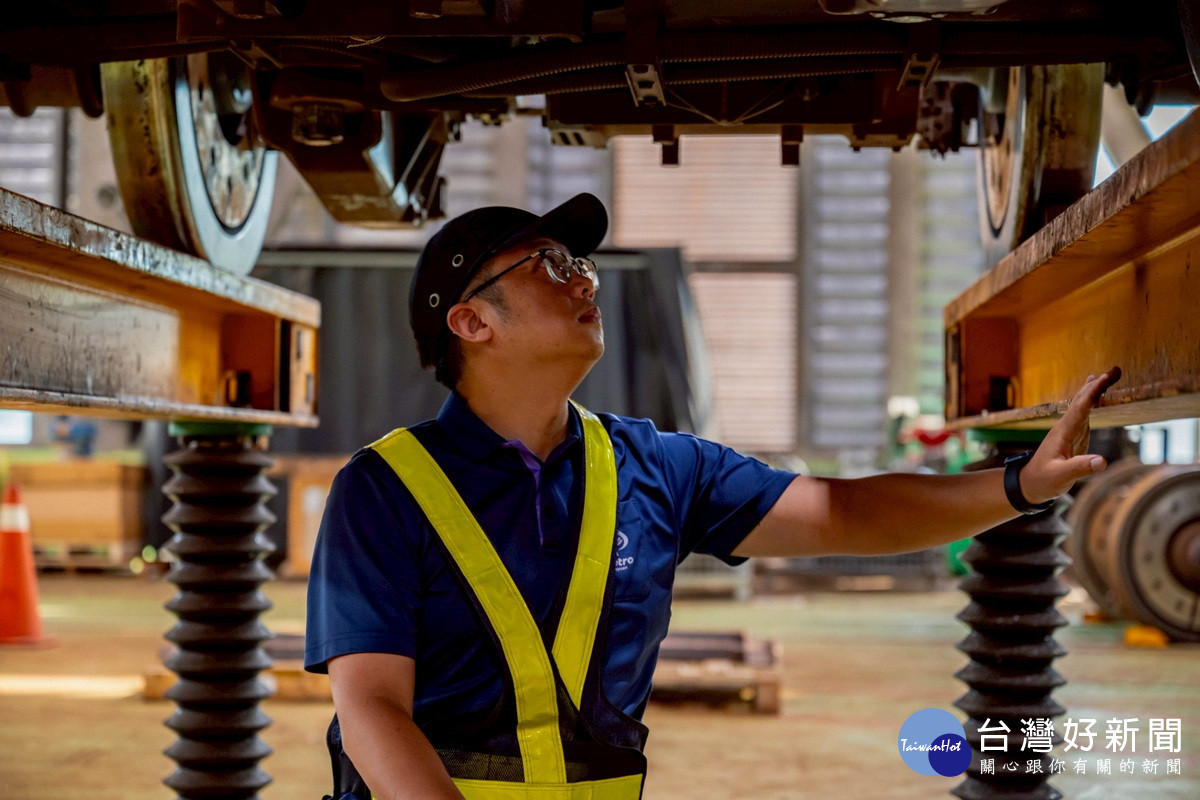 桃捷公司系統處車輛大修課股長簡世祥分享自身經歷。