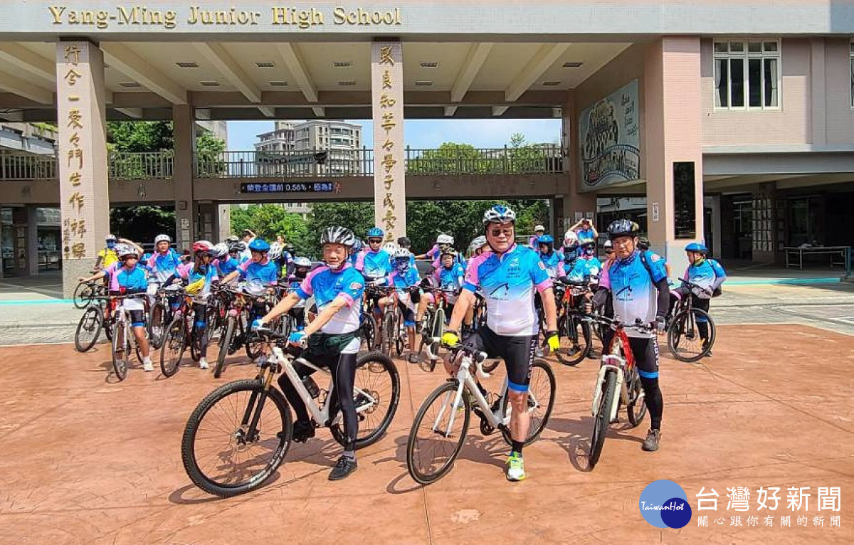 單車天使公益圓夢之旅,5校師生及志工組成71人的騎行團隊。