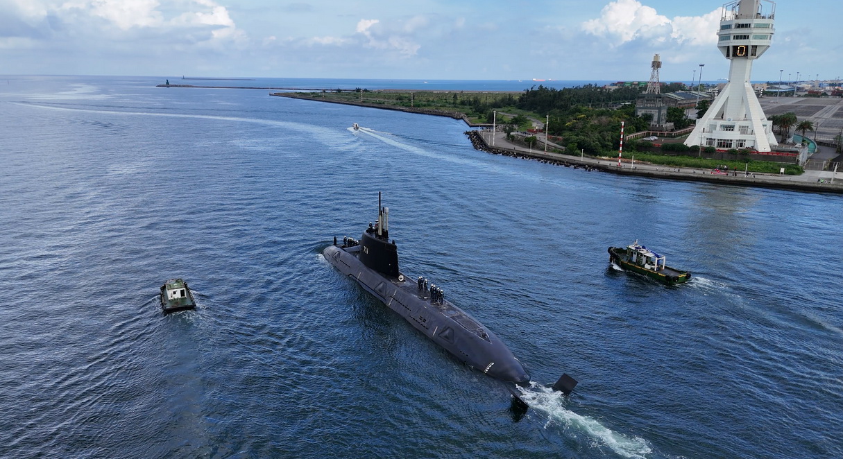 台船製造「海鯤軍艦」完成第三次浮航海試