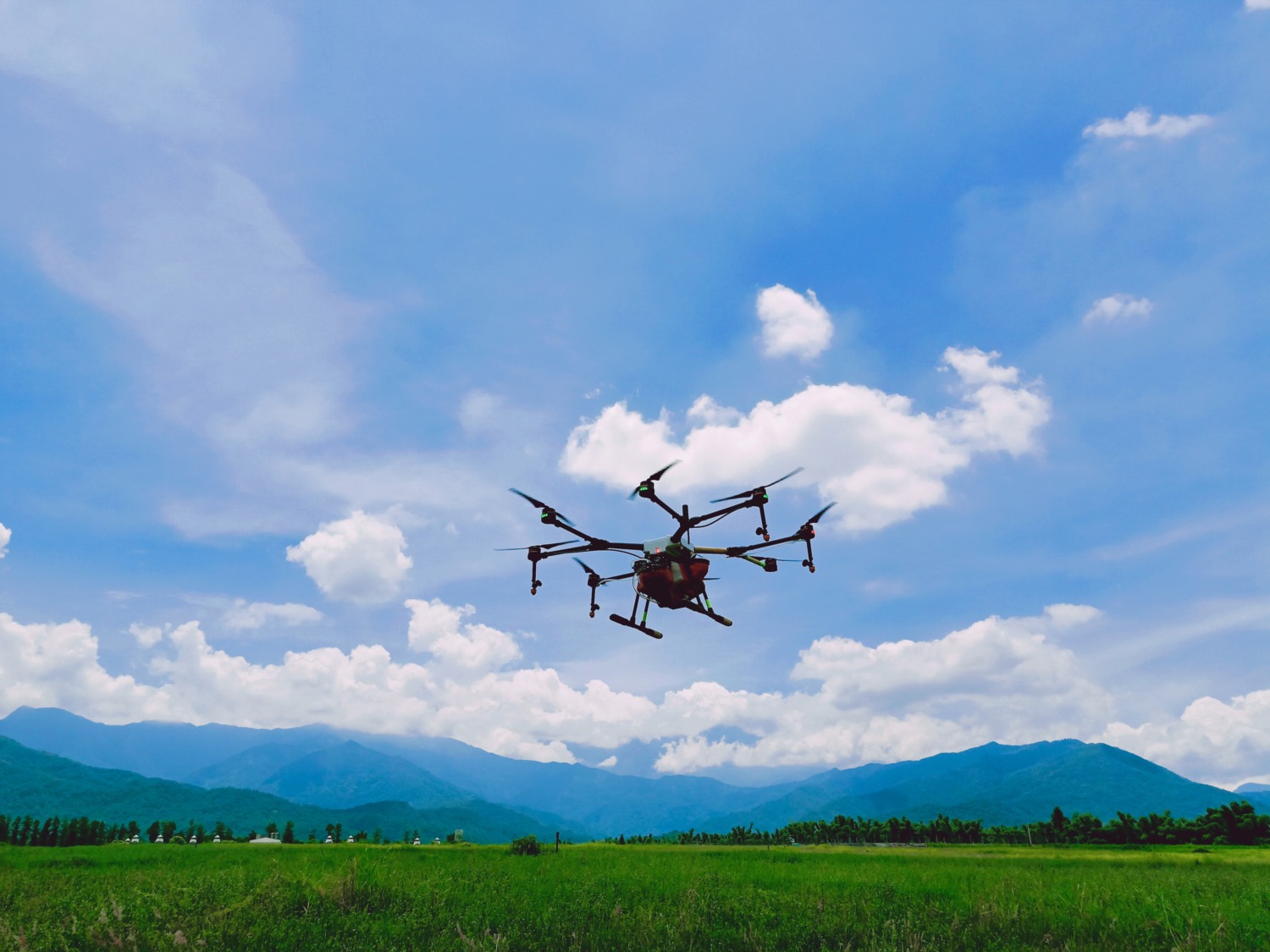 旗山無人機航行權申請更簡便、溝通更即時 邱議瑩要求海軍成立專責窗口,兼顧農民權益與國防需求!