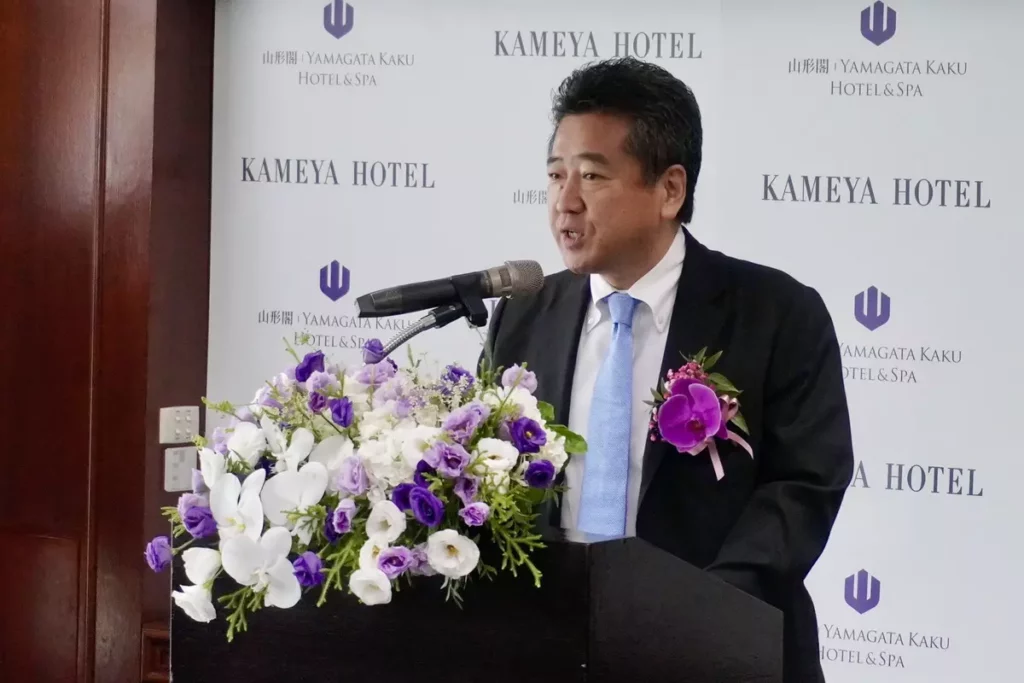 _KAMEYA HOTEL會長阿部公德 致詞。