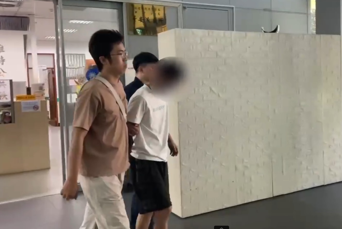 未打方向燈拒檢 一路逃撞倒機車警開11槍逮詐欺通緝犯 242 cnews204250703a07