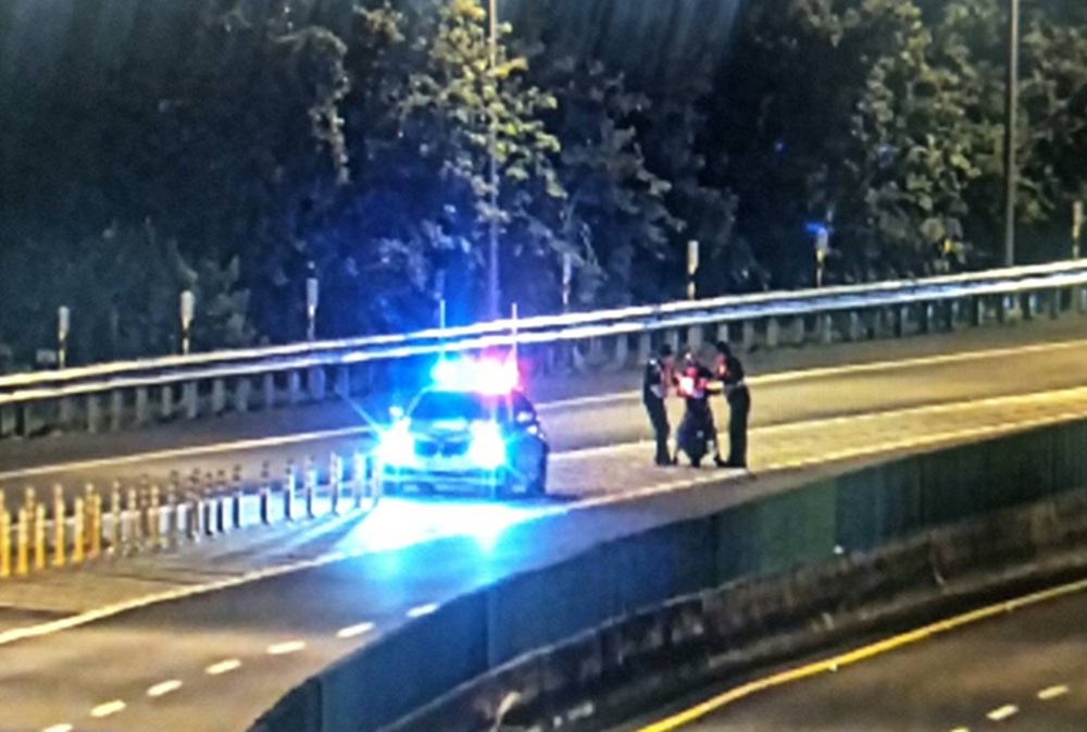 機車上國道 警急攔78歲騎士竟是失智誤闖 241 cnews204250703a13