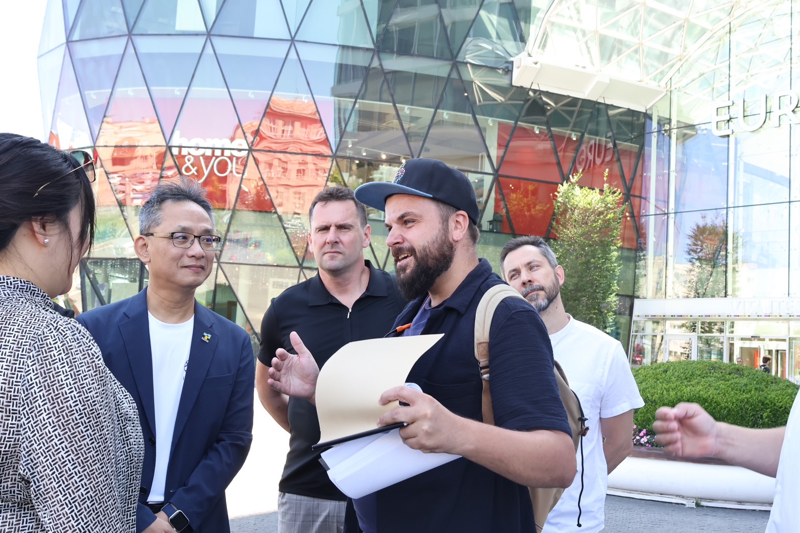推動智慧永續外交 張溫德走訪 Sensoneo與 Eurovea City 都市再生計畫 230 推動智慧永續外交 張溫德走訪 Sensoneo與 Eurovea City 都市再生計畫 229