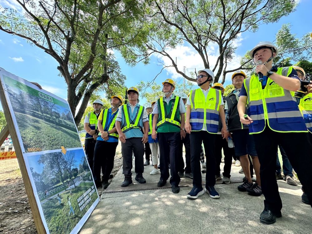 新店溪洲河濱公園優質水岸 CHILL LAND 趣悠天地年底完工 6 《圖說》侯友宜市長今日至工程現場視察進度,盼如期如質在年底前完工啟用。〈高灘處提供〉