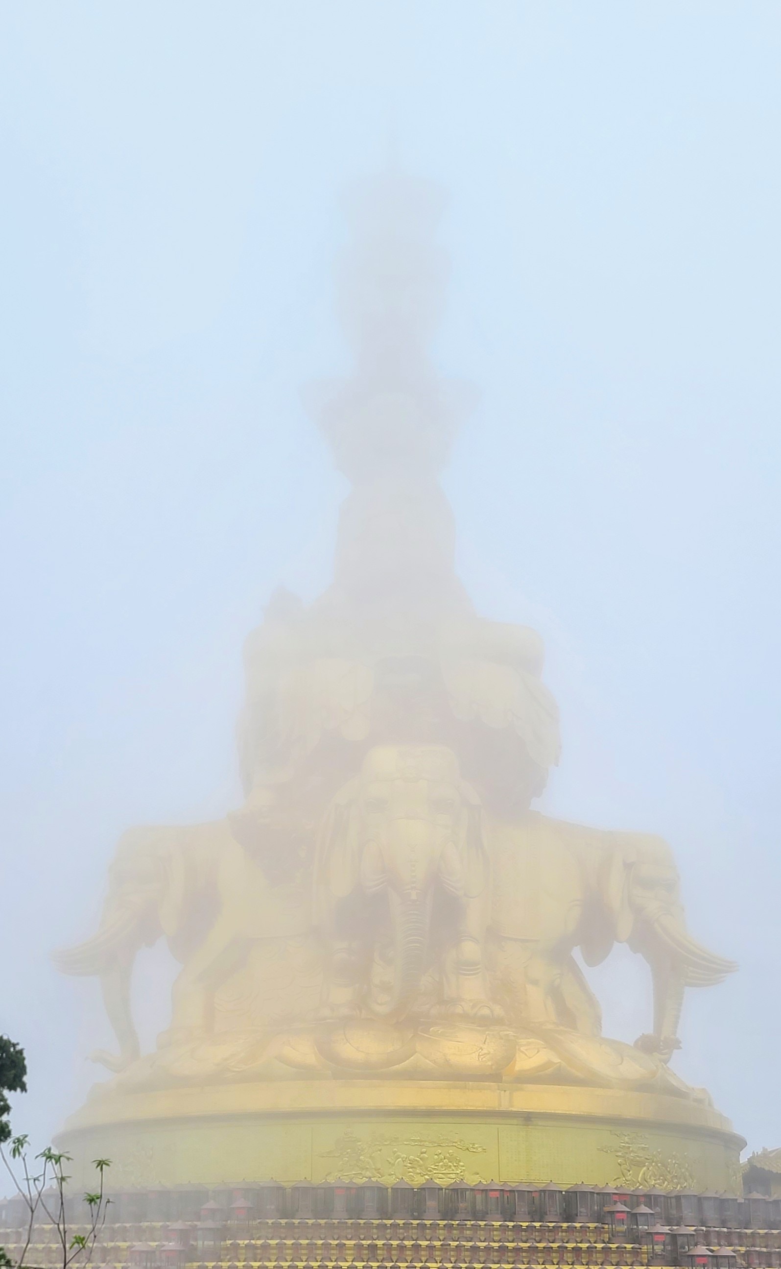 文明缺位:亟待整治的峨眉山 - https://www.watchmedia01.com