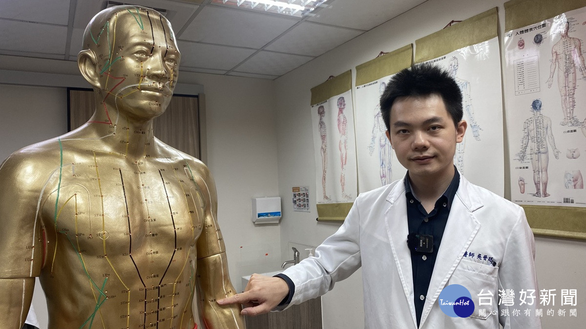 班族打電腦罹患腕隧道症候群   半夜翻身觸電般痛醒