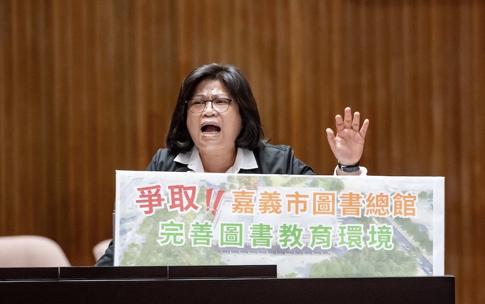 嘉義市區域立法委員王美惠多次積極奔走與協調,終於讓教育部同意,正式核定補助嘉義市圖書總館經費新台幣5億4000萬元。(圖/王美惠立委辦公室提供)