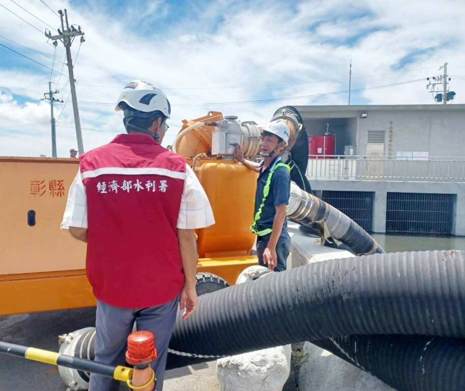 ▲鹿港公會堂抽水機功能測試。(四河分署提供)