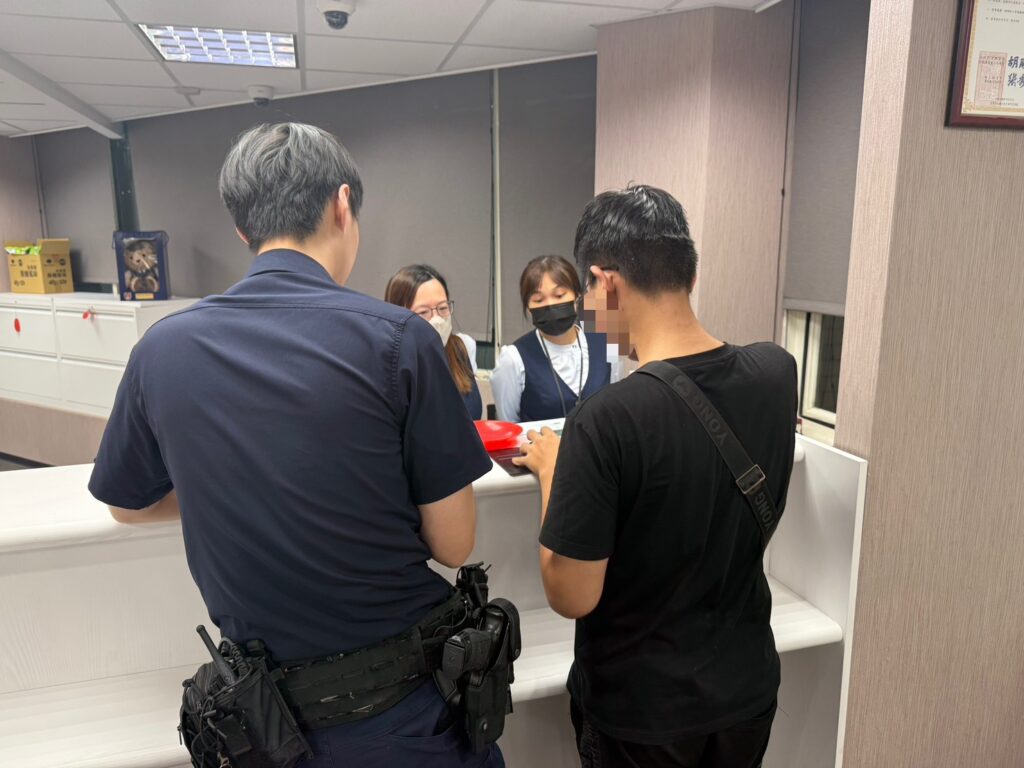男險遭詐新臺幣10萬元 警銀聯手阻詐守荷包 3 1751620912172