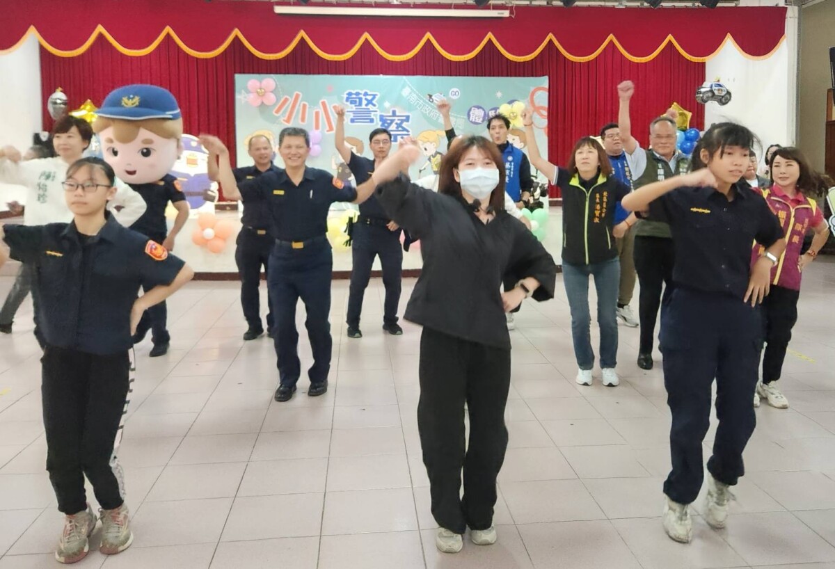▲警察局長林國清主持開場活動，與來賓一同暖身熱舞，high翻全場。（圖／記者陳彥霖攝2025.07.05）