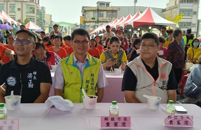 ▲圖說:由林邊鄉長鄭慶堂親自主持開冰儀式,宣布「剉冰饗宴-做伙來呷冰」正式展開。( 記者李堂安翻攝)