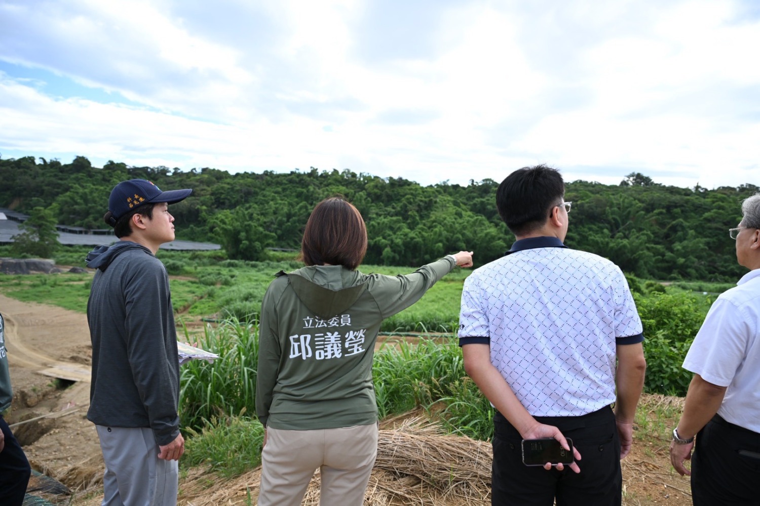 丹娜絲颱風來襲 邱議瑩勘查大樹和山光電案場 要求強化防汛準整備