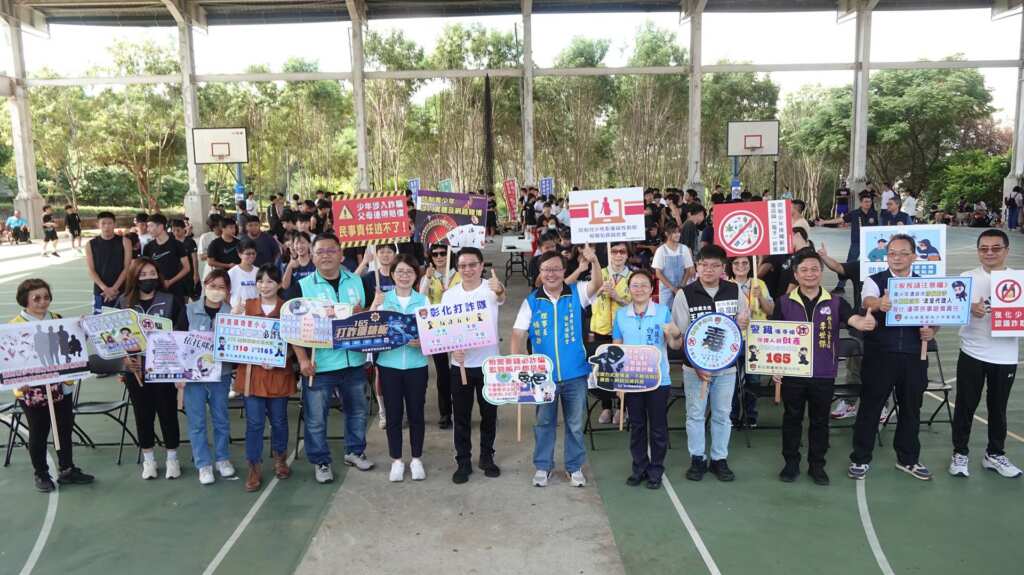 ▲彰化警分局特別於今日上午在彰化高商風雨球場舉辦「美好彰化 青春無限」三對三籃球賽預賽,共計86隊報名參賽。(記者林明佑攝)