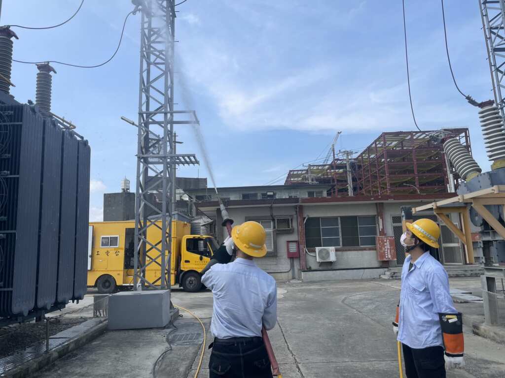 ▲彰化台電於颱風前整備作業。（台電彰化區處提供）