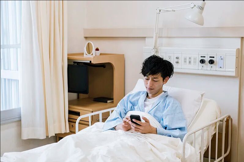 妻照顧住院夫意外發現外遇　渣夫鬼扯「父親亂用我手機」被洗臉 233