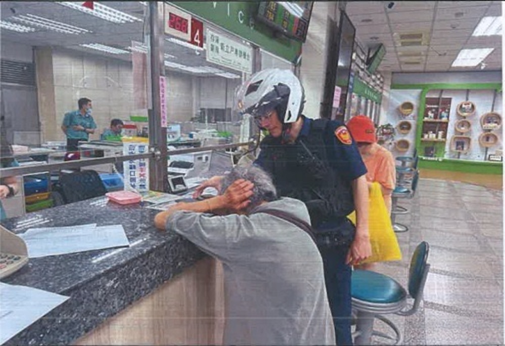 假兒子致電索50萬買砂石車 婦人臨櫃取款行員溫馨提醒「這係騙人的啦」 238 248250705a01