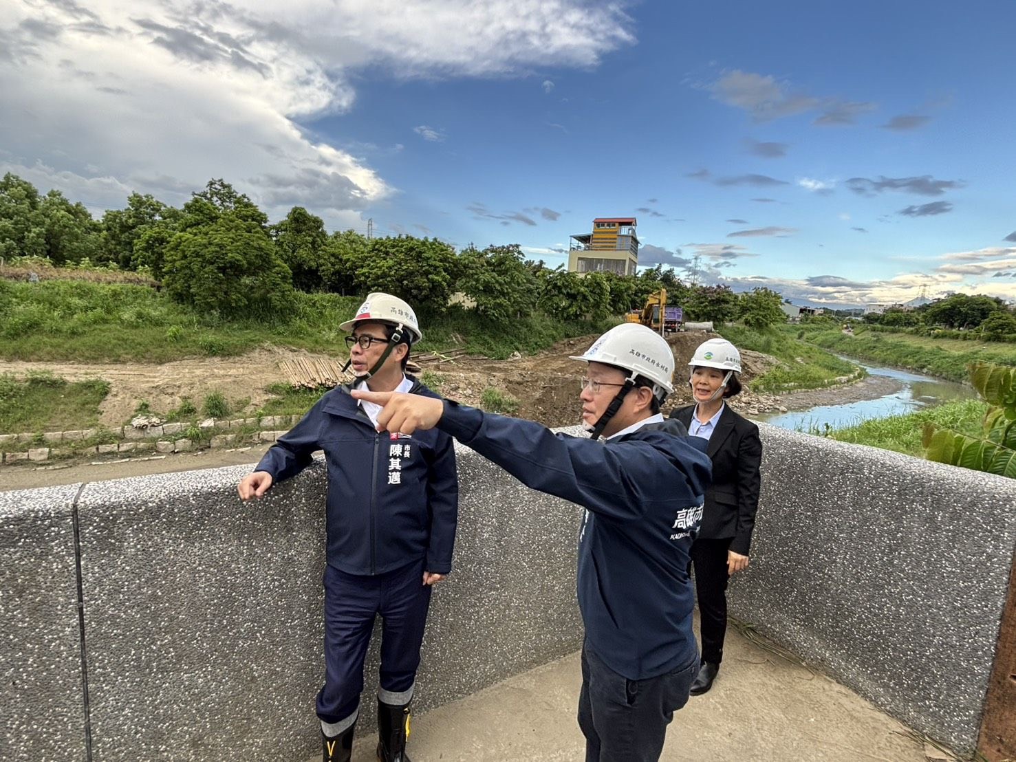 颱風來襲前夕 陳其邁視察和山光電場及仁武防汛工程 - https://www.watchmedia01.com