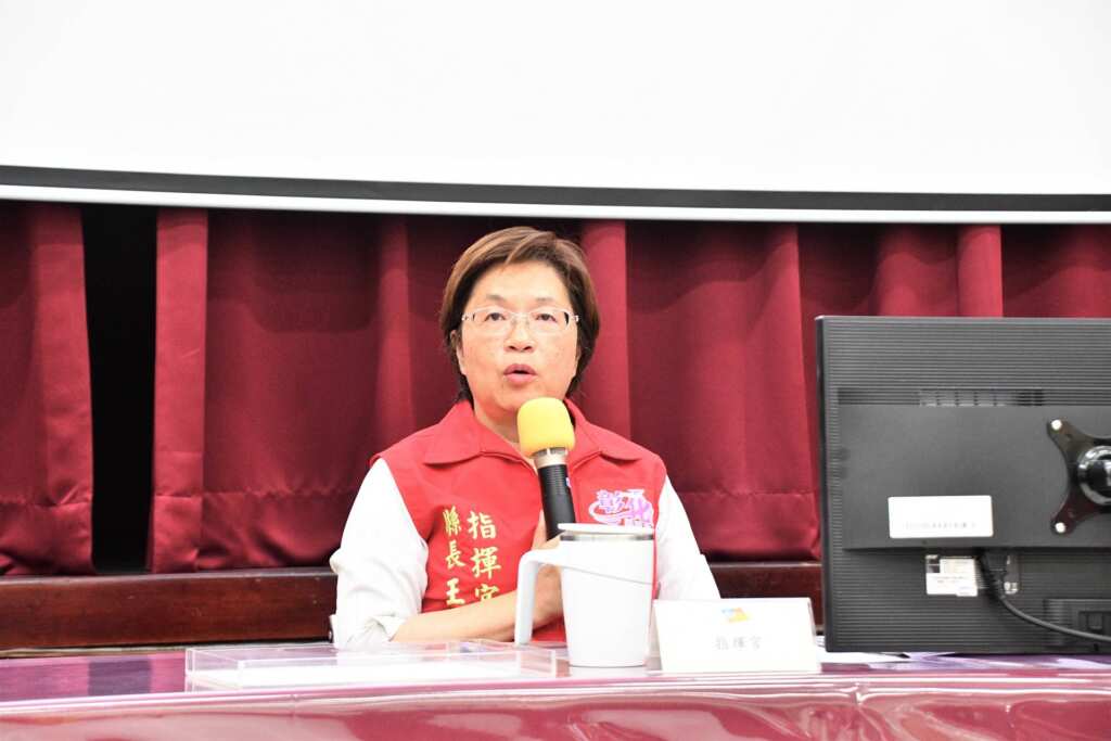 ▲彰化縣長王惠美於今日上午召開的彰化縣丹娜絲颱風第1次防颱會議中,籲請各單位加強戒備,提高警覺, 並完成以下十項防颱整備應變工作。(彰化縣政府提供)