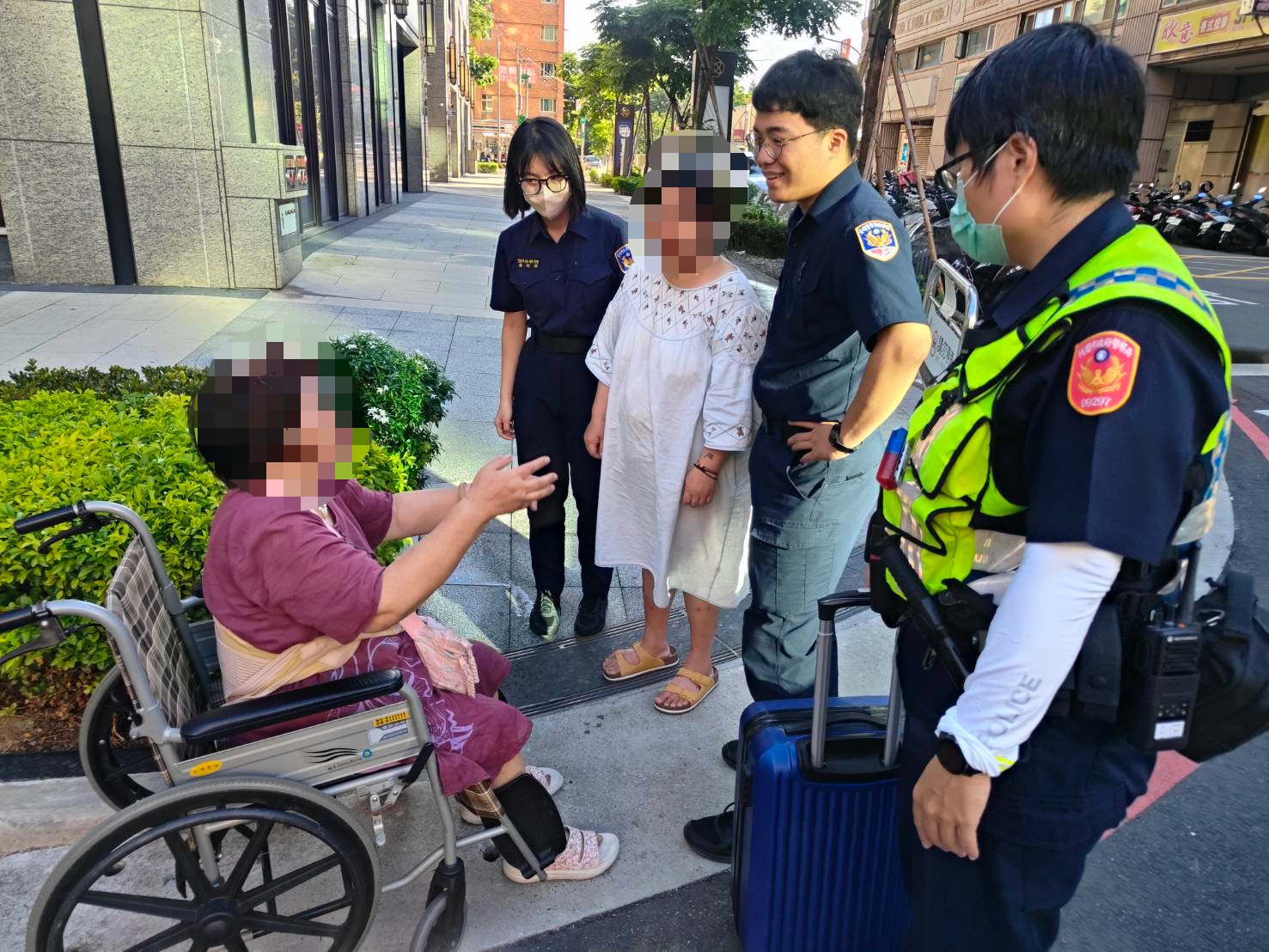 失智婦拖行李走失 龜山警耐心陪談助順利返家 S 467410962