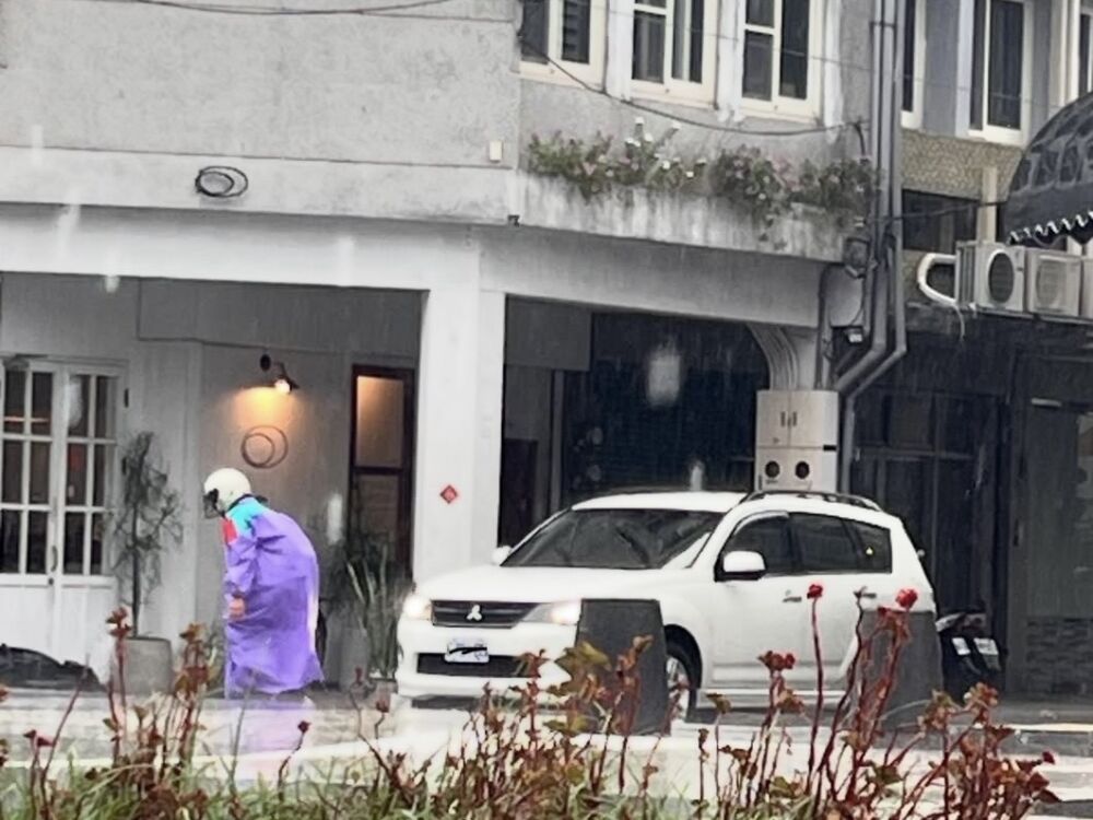 花蓮日出大道逢雨必滑? 鄧子榆採2方式改善籲減速 242 花蓮日出大道逢雨必滑? 鄧子榆採2方式改善籲減速 241