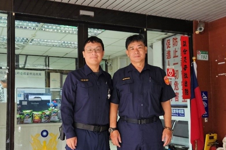 失智老婦天母街頭迷途  士林警暖心送返家