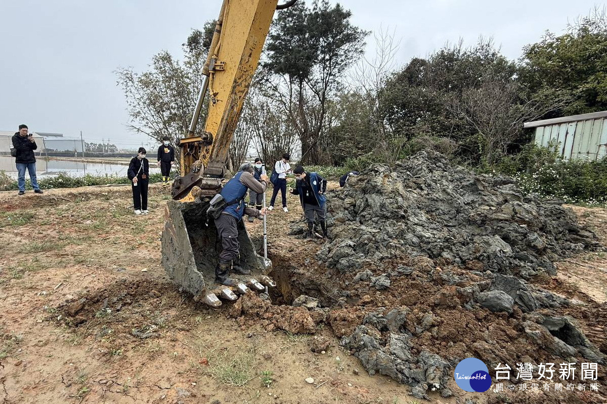 桃園市檢警環聯手打擊非法回填,11名涉案人遭移送法辦。<br /><br />