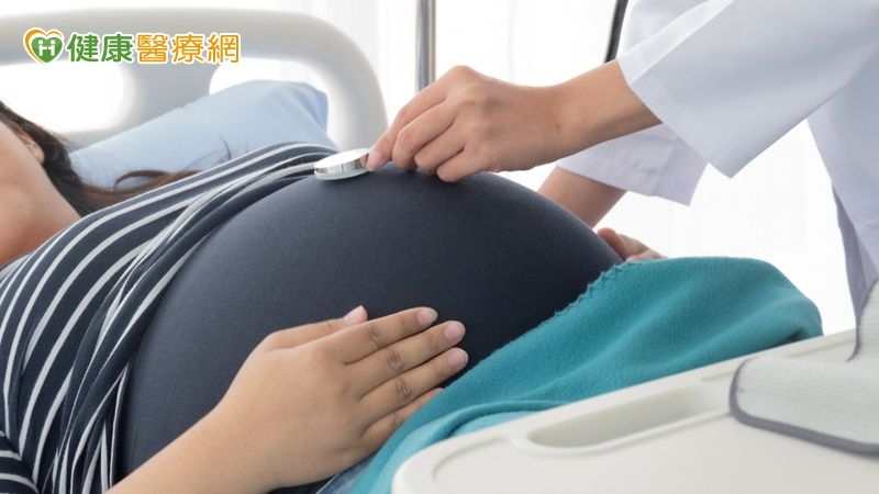 高齡婦步入試管療程卻驚覺罹癌　臺中榮總多專科合作助癌友生子圓夢