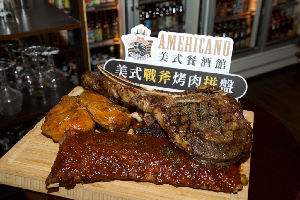 ABV美式餐酒館 烤肉派對拼盤 重磅分享餐 NTD9888(五天前預約)。(圖/ABV南洋餐酒館提供)
