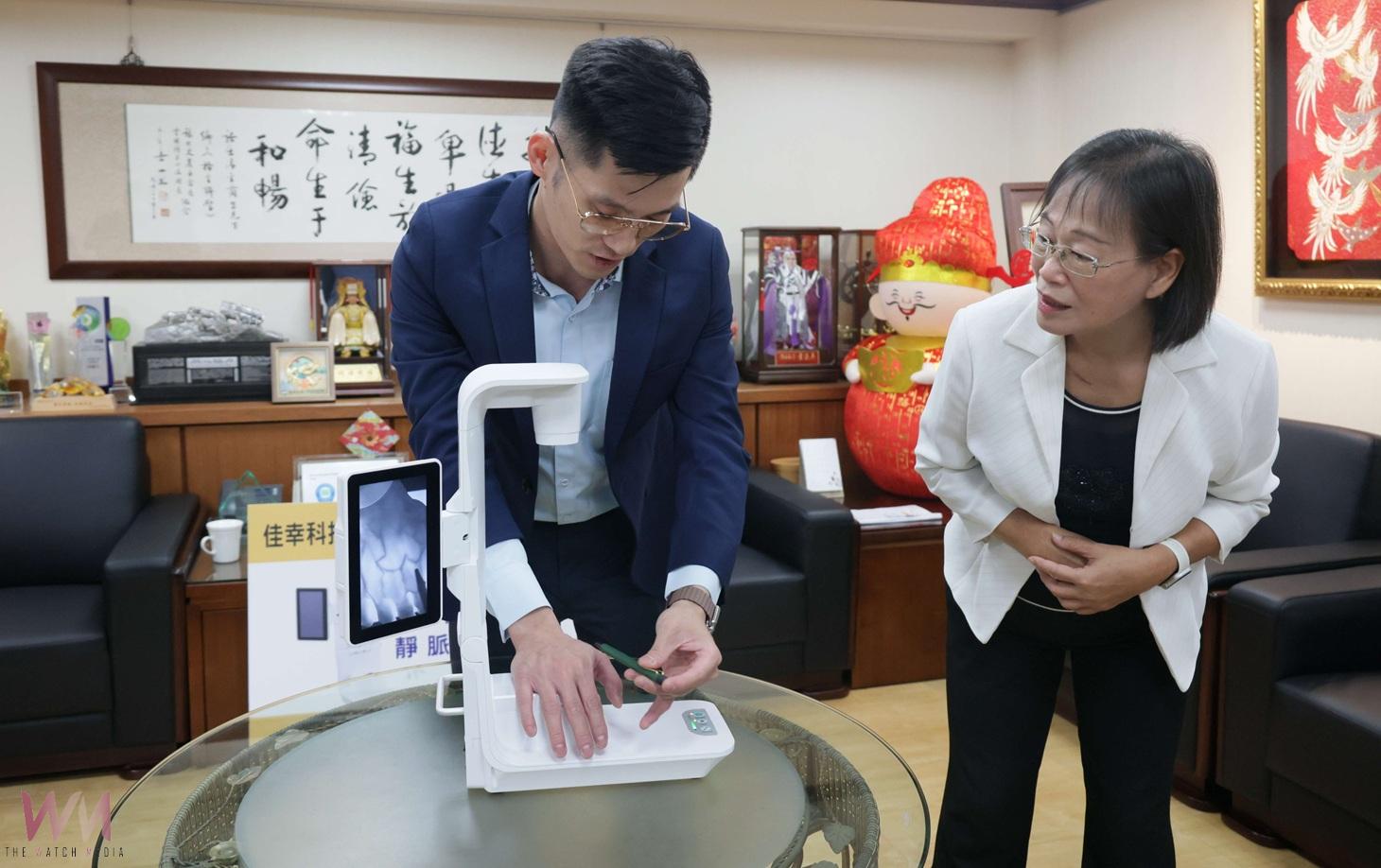 佳幸科技捐贈3D靜脈定位儀 助雲林提升在宅醫療能量 - https://www.watchmedia01.com