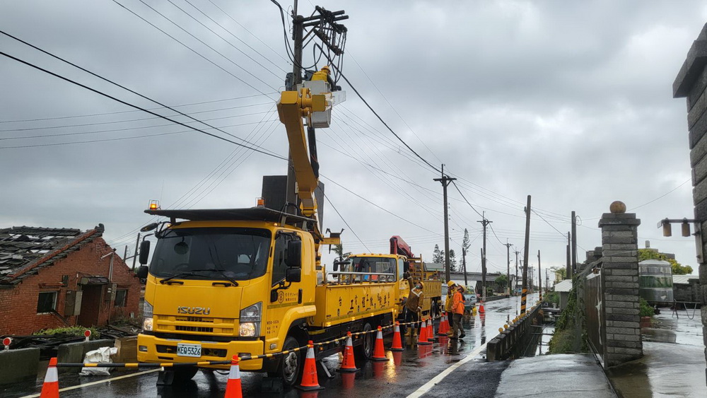 丹娜絲重創中南部 台電桃園區處支援雲嘉南搶修齊心復電 - https://www.watchmedia01.com