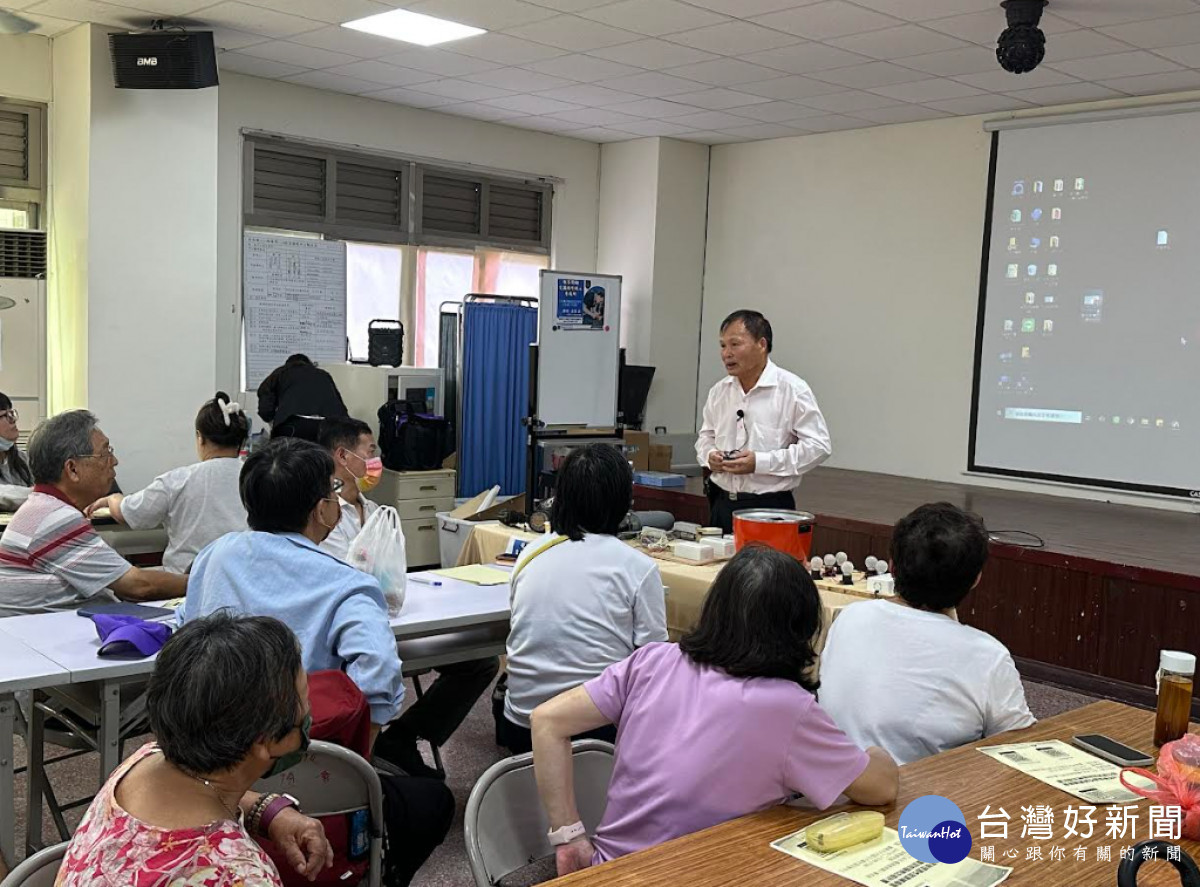專業講師溫雲達親自授課日常家電的拆解與故障診斷技巧