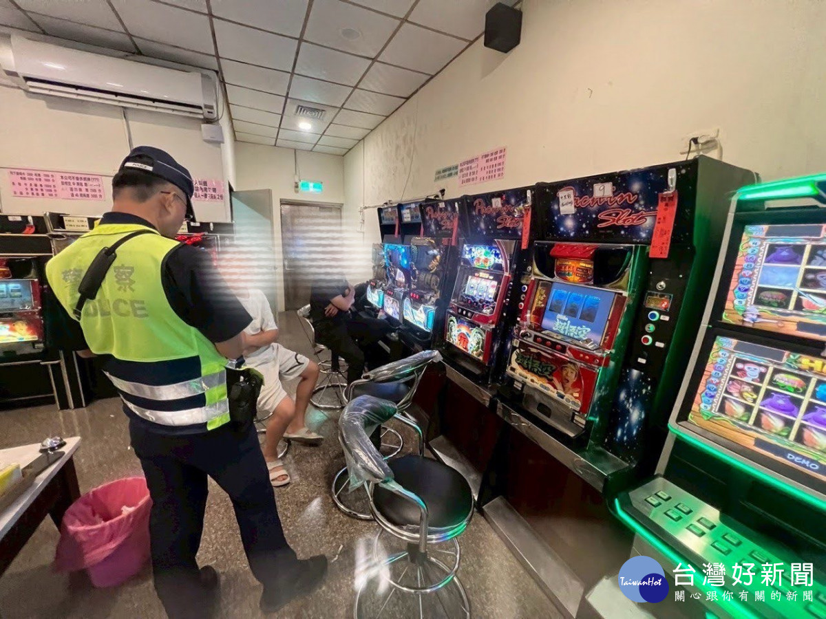 西螺警分局持續強化深夜少年易聚集熱點查察勤務/警方提供