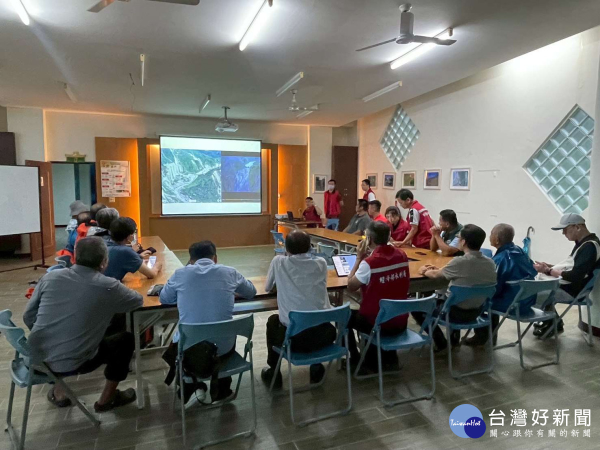 雲林縣政府提醒下游地區居民，若發現異常請立即撤離／翻攝照片