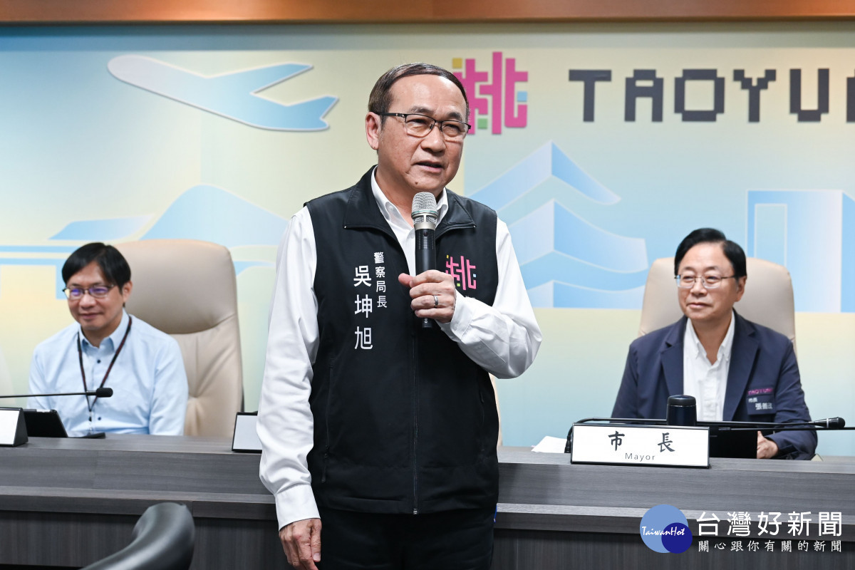 警察局長吳坤旭榮退。