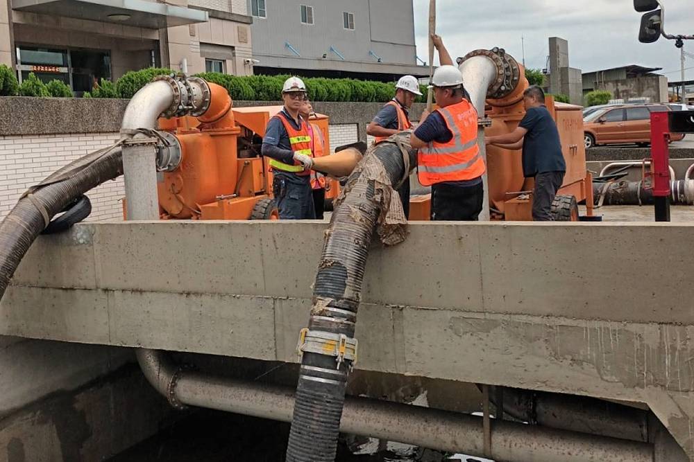 台中豪雨致災啟動三級應變中心排積水　盧秀燕：家戶第一優先處理 209