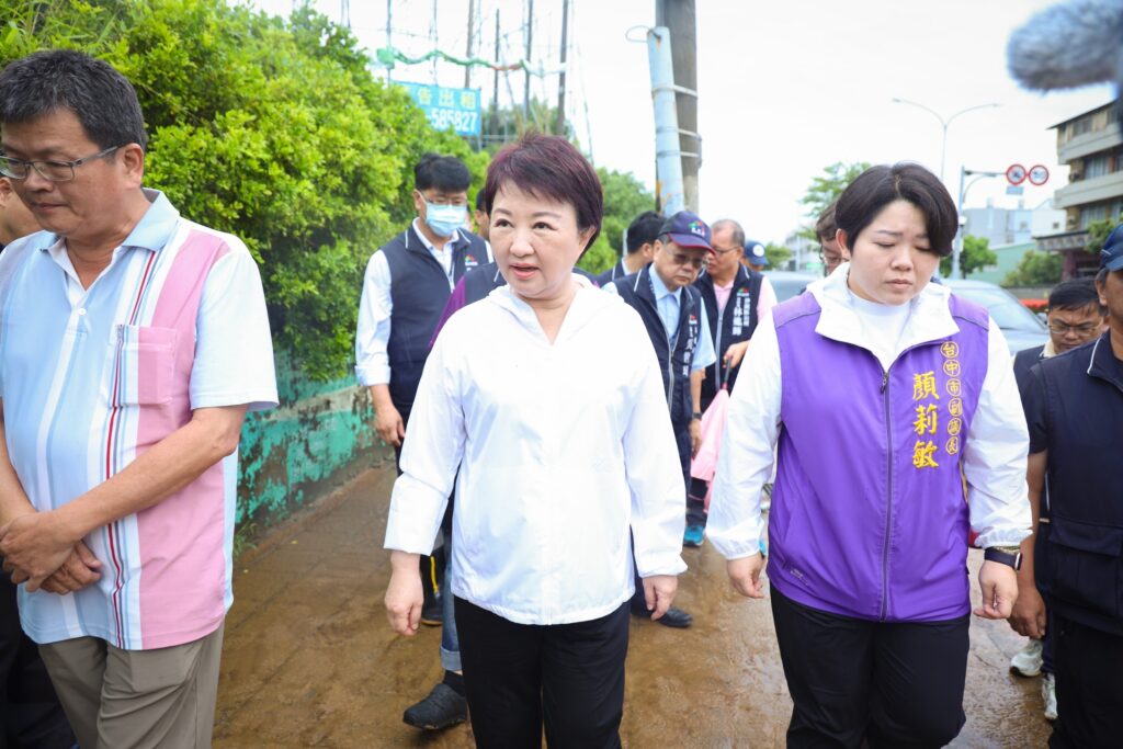 海線部分道路豪雨積水   盧秀燕親赴勘災：各局處加強戒備守護市民