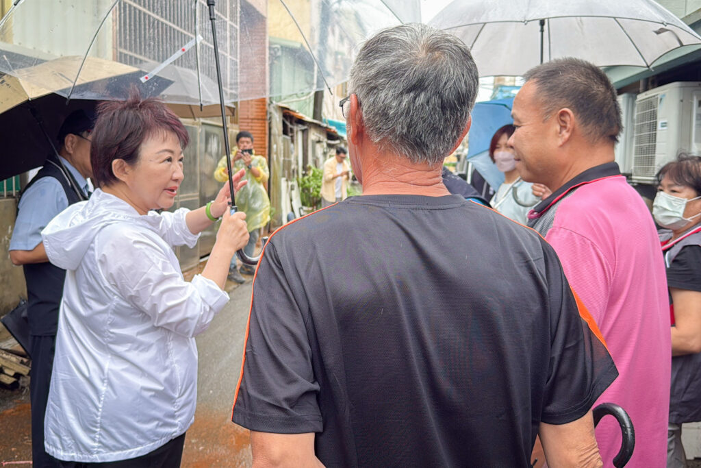 市長盧秀燕結束石岡行程後立即趕赴海線勘災 1