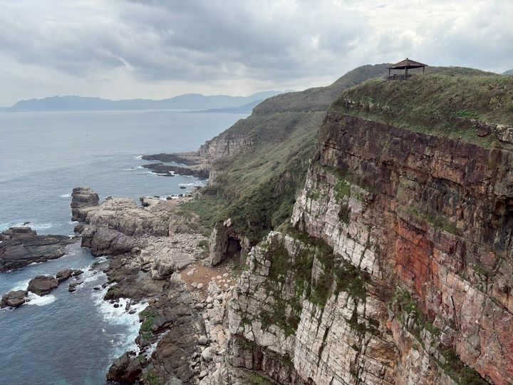 探索新北貢寮「龍洞漁港」 享受自然壯景與在地海味的健康之旅