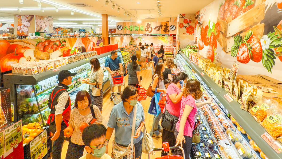 ▲日本大型連鎖超市LOPIA，今天起正式插旗夢時代購物中心。（圖/記者黃淑貞攝）