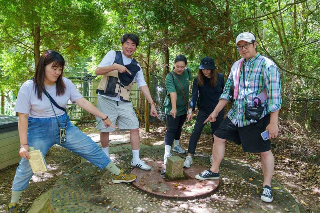 ▲知名主持人梁赫群近日親自走訪其中之一的「野馬瞰山」步道,沿途的風景讓他大讚「美得像走進魔法森林!」。
