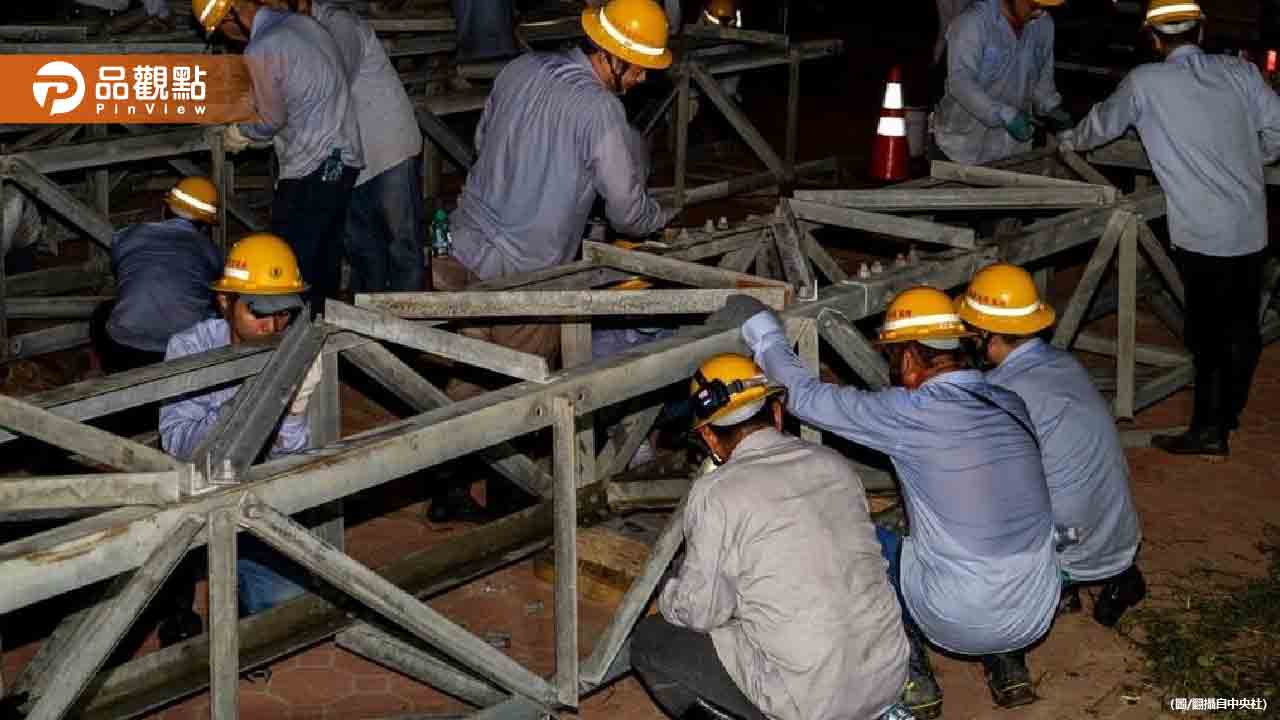 急搶修!台電空中大動員「一排空中超人支援」震撼畫面曝