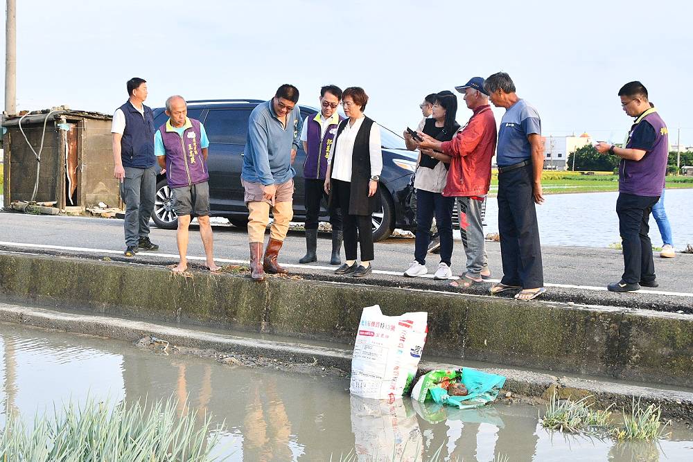 陳素月勘災助力 彰化列入丹娜絲颱風及0708豪雨農損救助區 246 陳素月勘災助力 彰化列入丹娜絲颱風及0708豪雨農損救助區 245