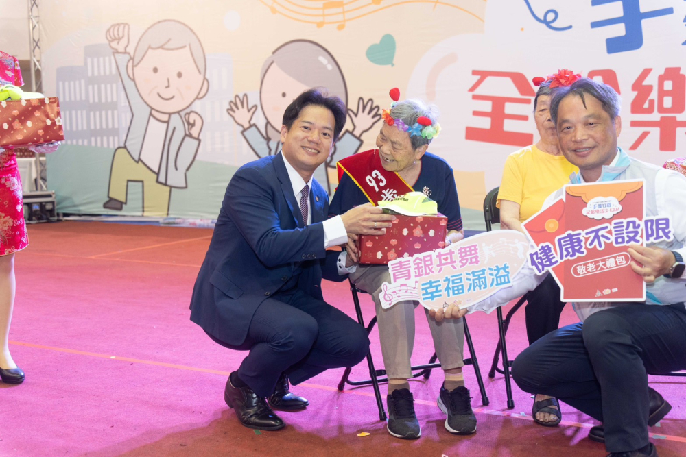 400位爺奶舞力全開!竹市長者活躍老化競賽演繹銀髮世代自信魅力 220 cnews207250710a11