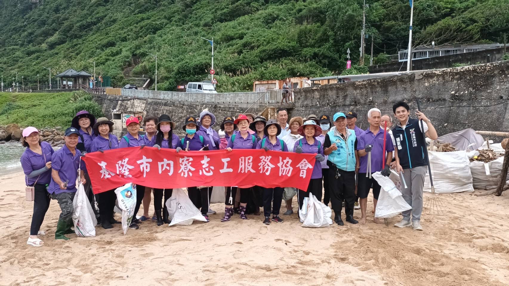 內寮里嚴福神里長號召志工服務協會攜手淨化沙灘守護環境 2 515438425 24021531854170029 9185206247994343874 n