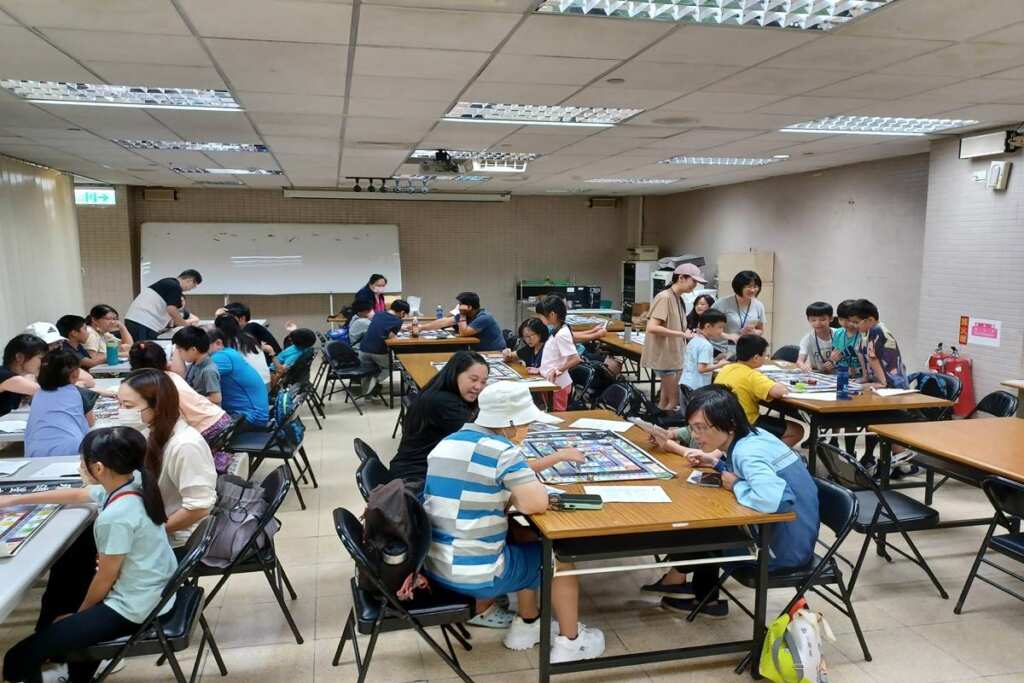 ▲環遊星空免出國!臺北天文館推出「環遊星座世界」親子桌遊活動,暑假玩出天文力!